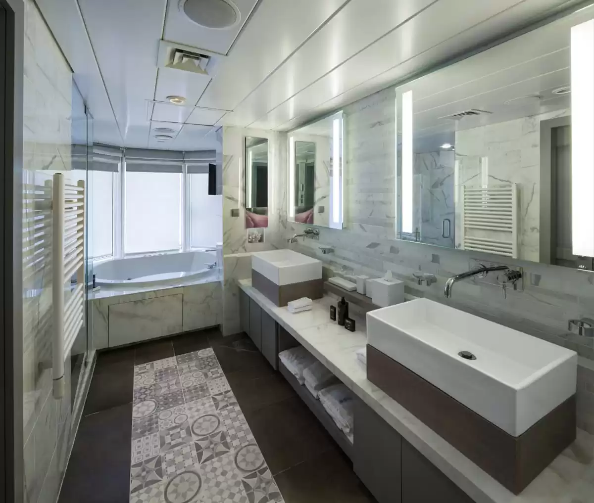 am Celebrity Summit :   7