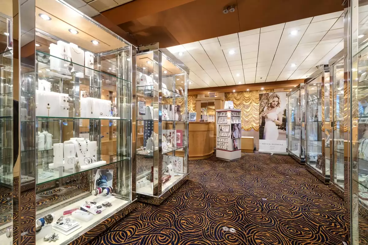 am MSC Armonia :  cabine 83