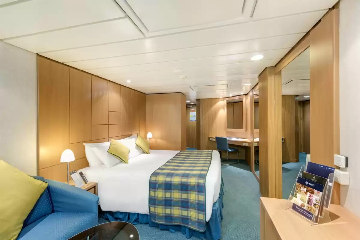 am MSC Armonia :   52