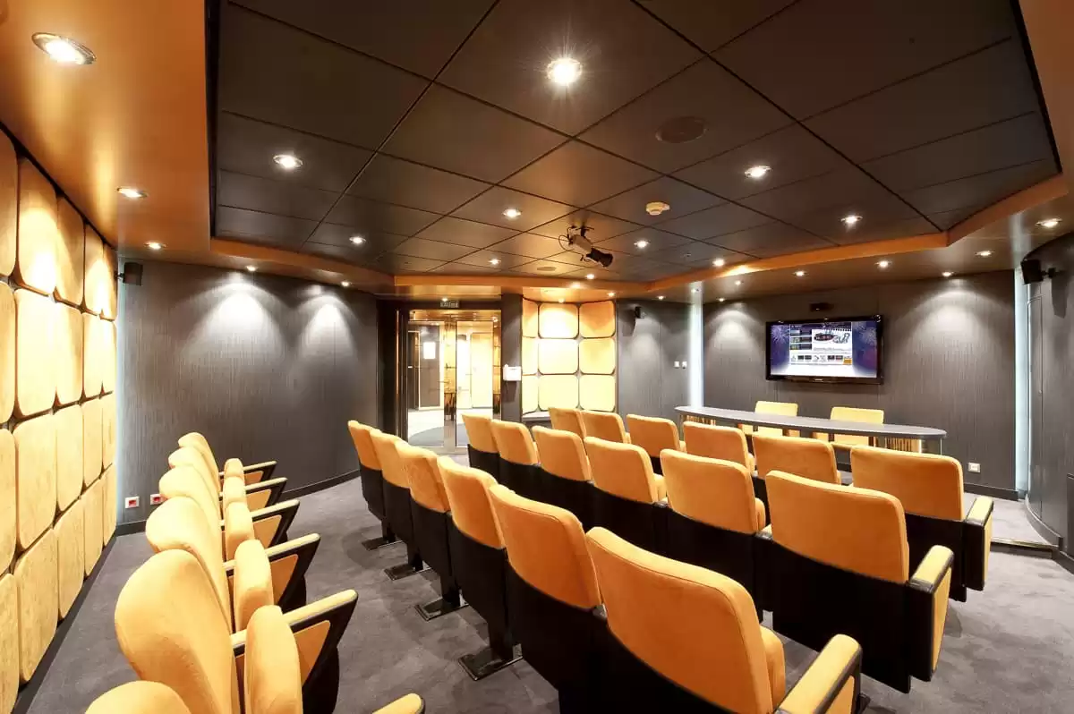am  :  cabine 33