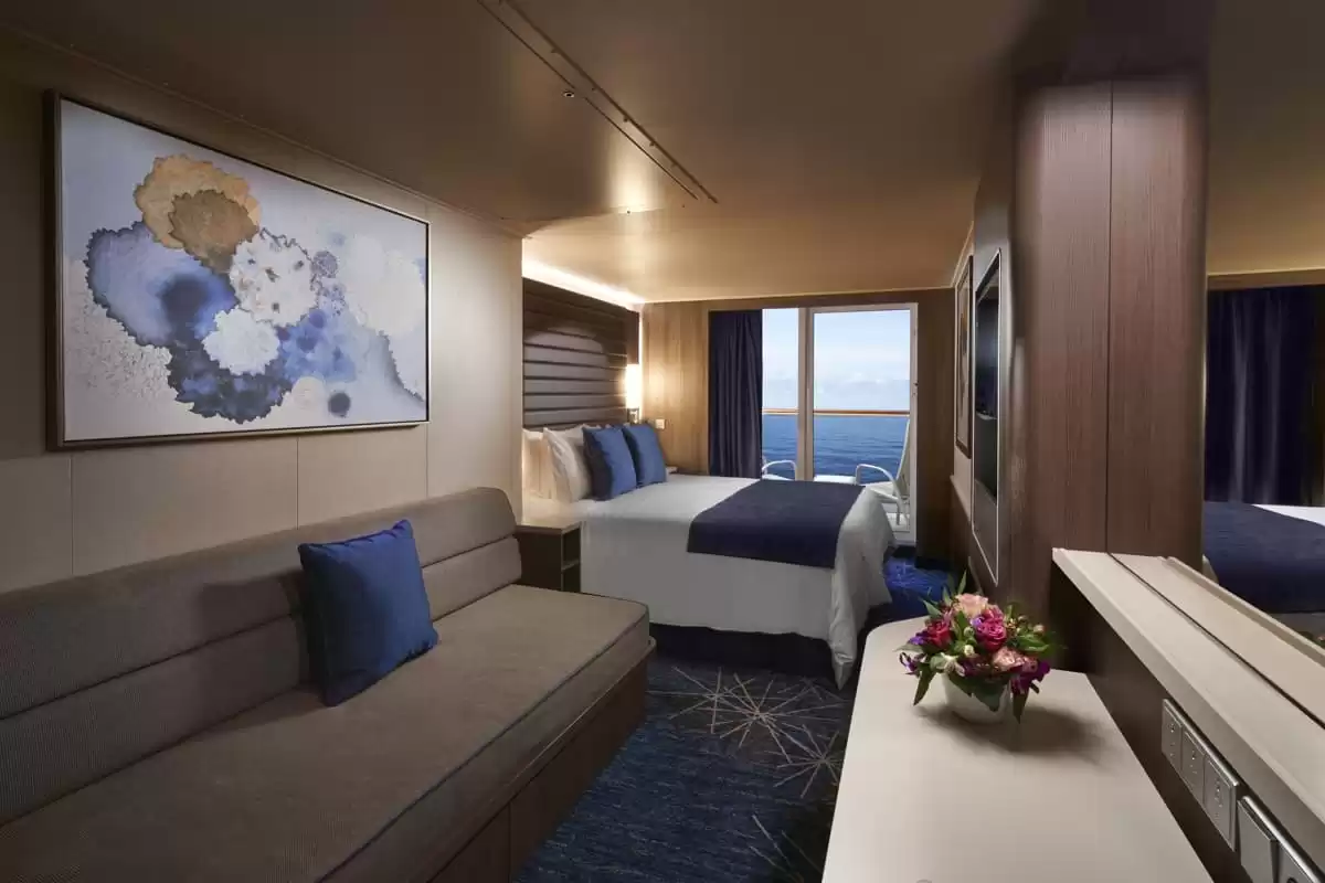 am Norwegian Encore :   1