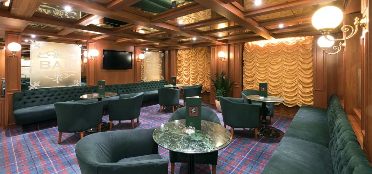 1- THE WHITE LION PUB <br> DAS AUTHENTISCHE BRITISCHE PUB