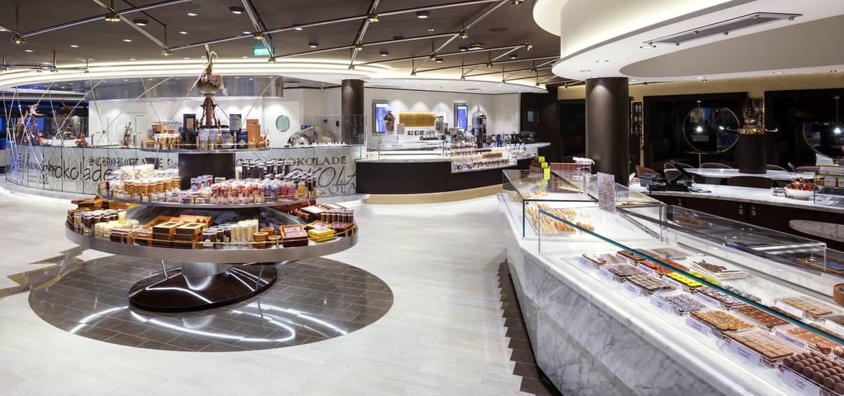 4- JEAN-PHILIPPE CHOCOLAT & CAFÉ <br> GOURMET-MOMENTE AN BORD