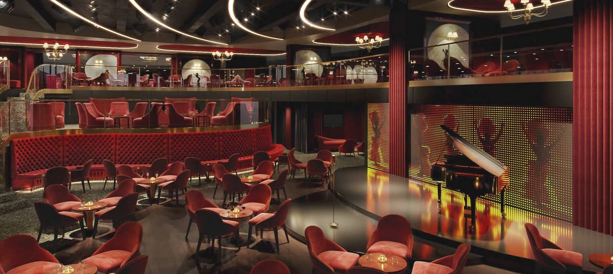 3- CABARET ROUGE <br> INTIME ATMOSPHÄRE UND BÜHNENSHOWS AUF SEE