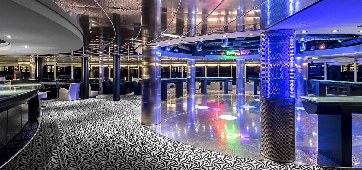 2- PASHA CLUB DISCO <br> DIE BÜHNE FÜR ELECTRIC NIGHTS
