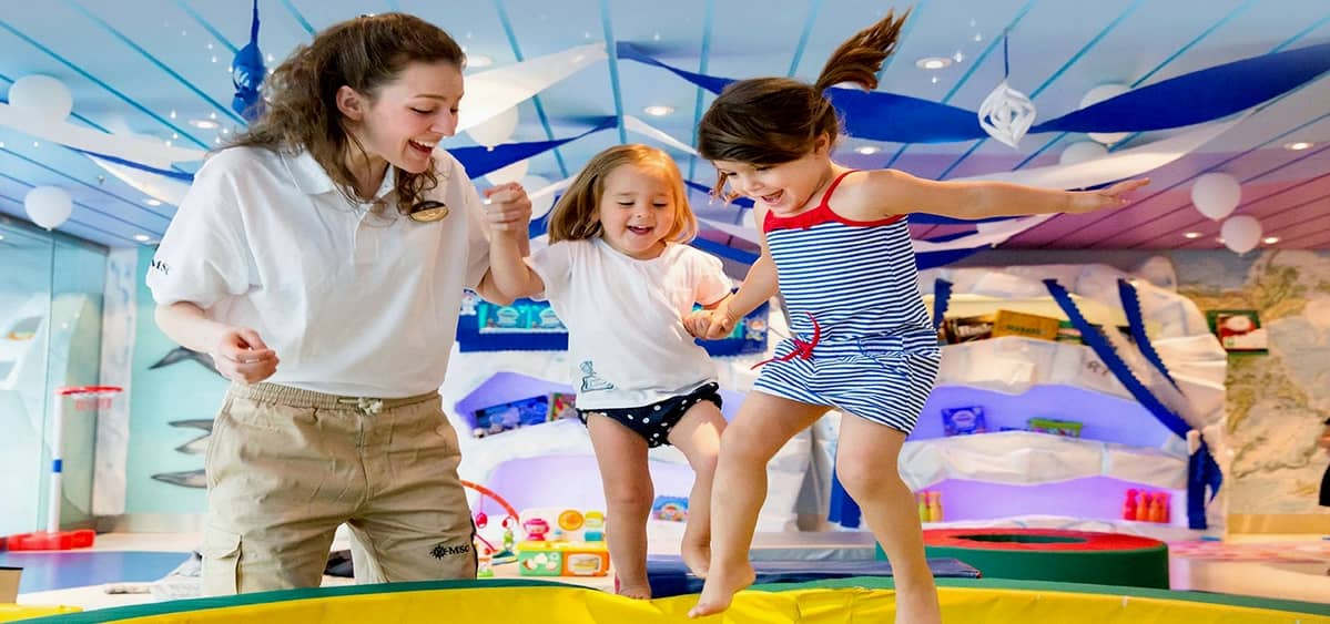 4- KIDS & TEENS CLUBS <br> SPASS FÜR 0–17 JAHRE