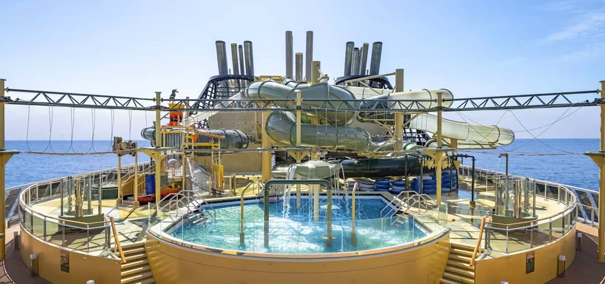 2- SAVANNAH AQUAPARK <br> RUTSCHEN UND WASSERSPIEL FÜR GROSS UND KLEIN