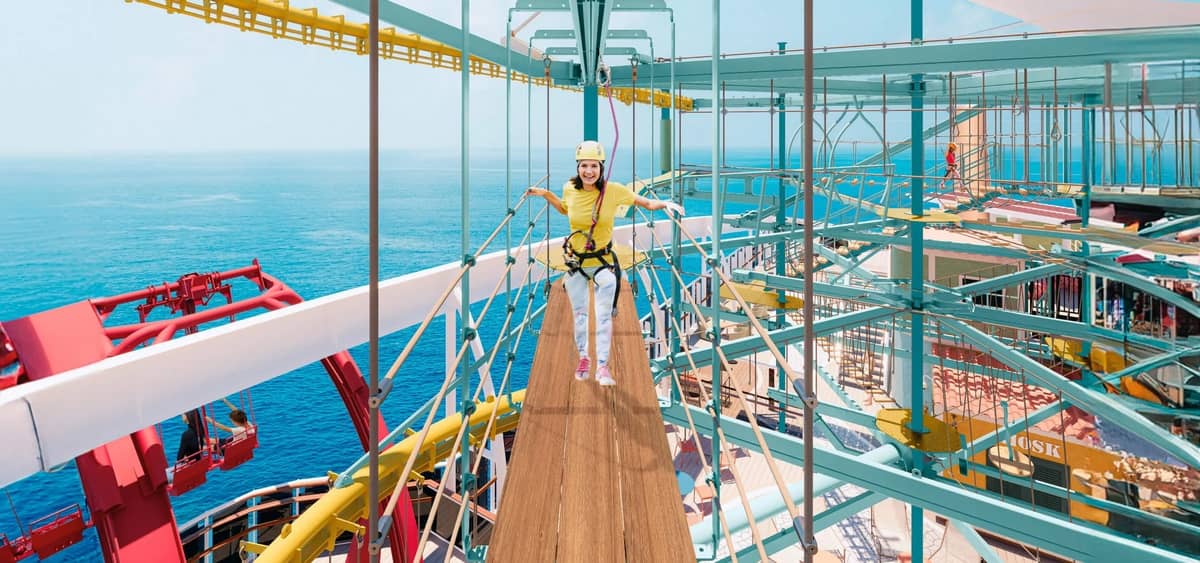 2- THE HARBOUR <br> DAS UNVERZICHTBARE FAMILIENQUARTIER AN BORD