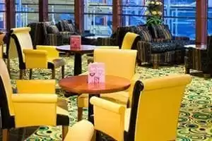 Magnum's Champagne and Wine Bar