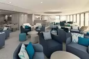 Panoramasalon mit Terrasse