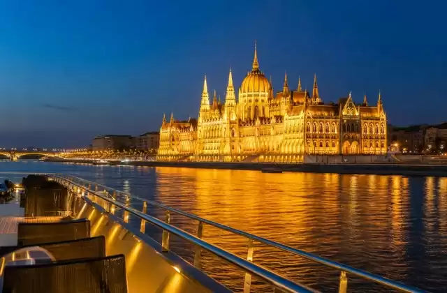 Budapest im nächtlichen Lichterglanz