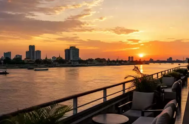 Sonnenuntergangsfahrt in Phnom Penh