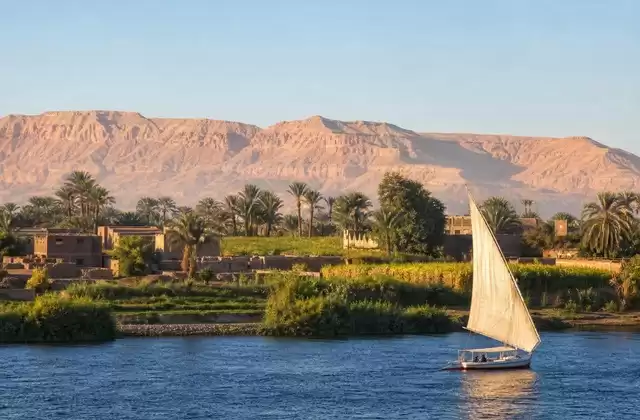 Fahrt zwischen Luxor und Assuan