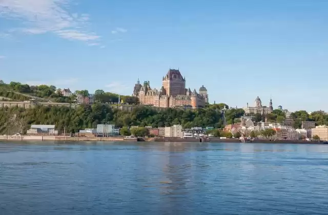 Québec vom Fluss aus erreichen