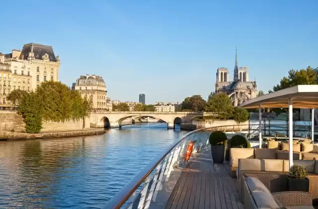 Ankunft oder Abfahrt in Paris