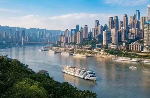 In Chongqing an Bord gehen