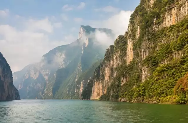 Die Wu-Schlucht durchqueren