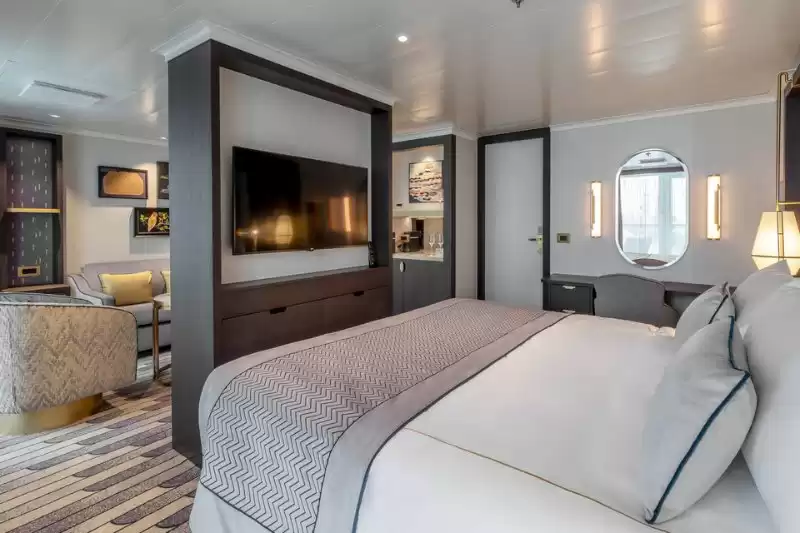 Queen Suite