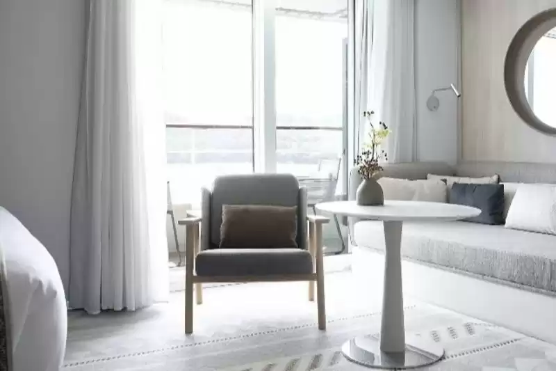 Deluxe Suite Deck 6