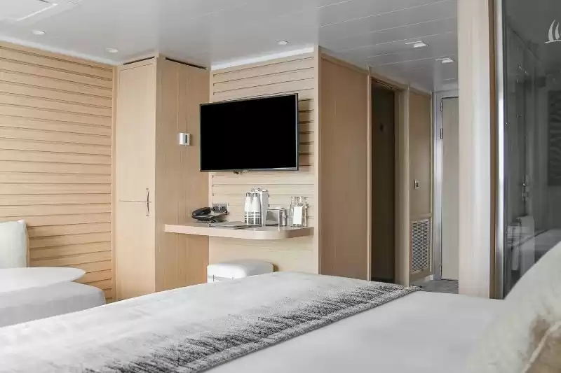 Deluxe Suite Deck 5