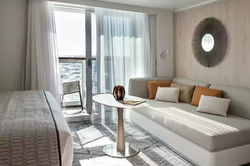 Deluxe Suite Deck 3