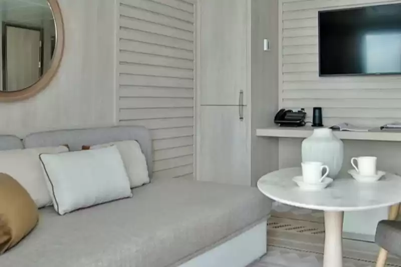 Privilege Suite Deck 5
