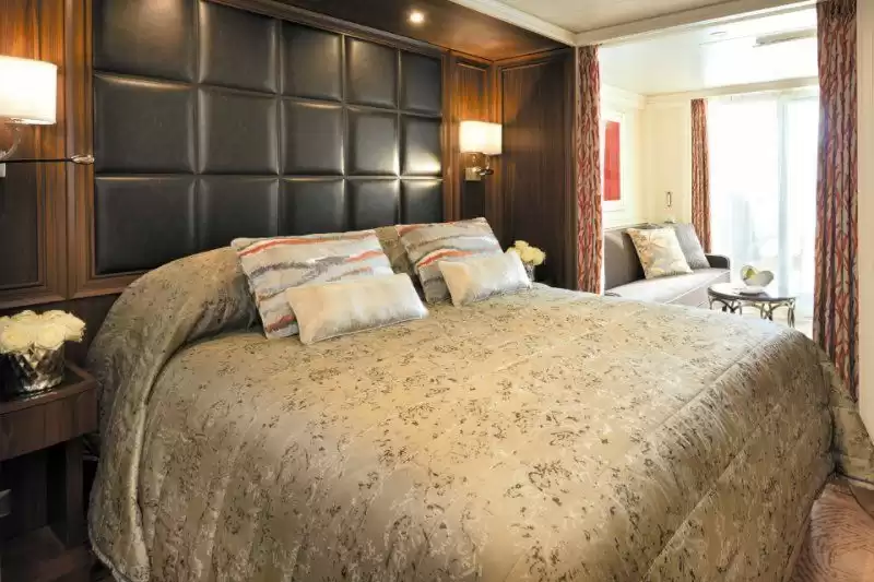 Deluxe Veranda Suite