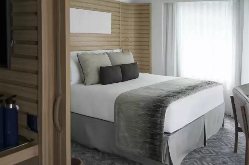 Grand Deluxe Suite Deck 6