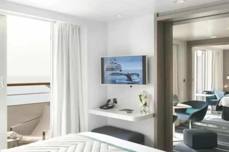 Deluxe Suite Deck 6 