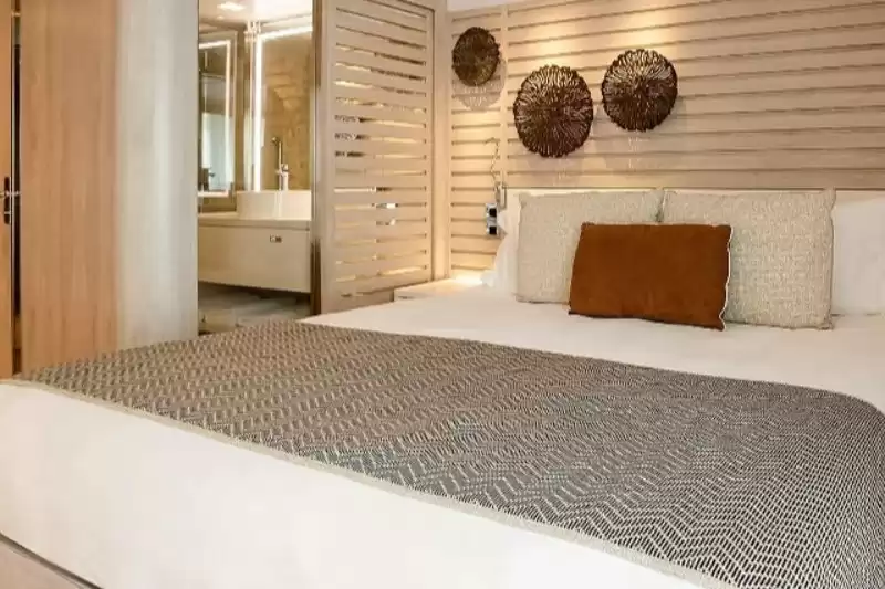 Deluxe Suite Deck 4