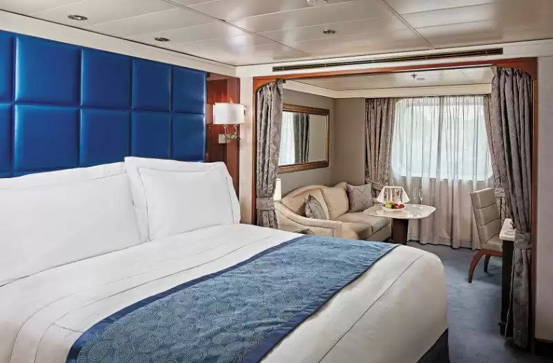 Deluxe Veranda Suite