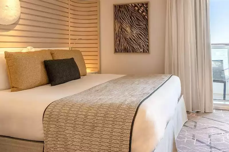Deluxe Suite Deck 4