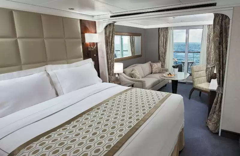 Deluxe Veranda Suite